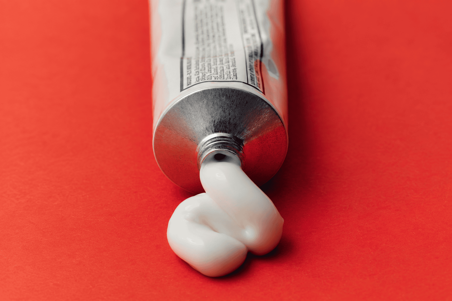 Your Toothpaste and Mouthwash Are Killing Bacteria You Actually Need: How to Choose the Best Natural Toothpaste